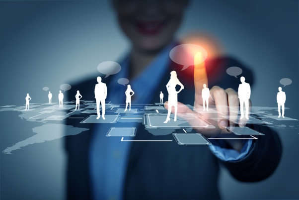 Les interactions sociales au sein des communautés virtuelles Les interactions sociales au sein des communautés virtuelles